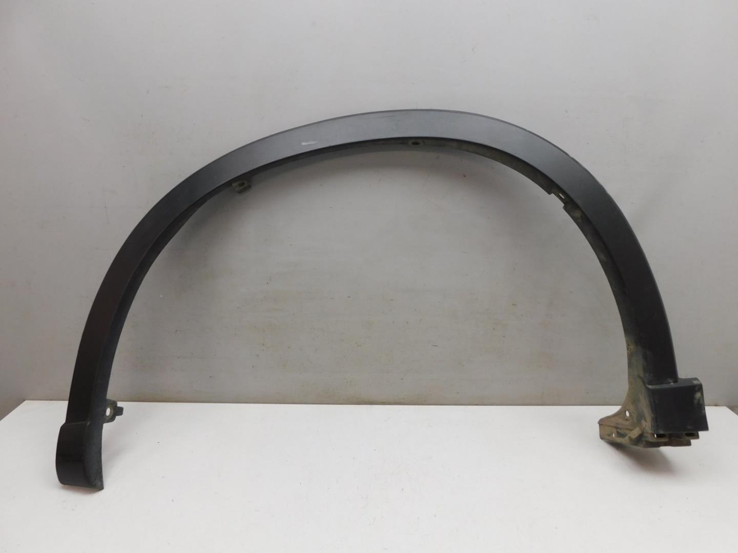 Накладка переднего крыла левого