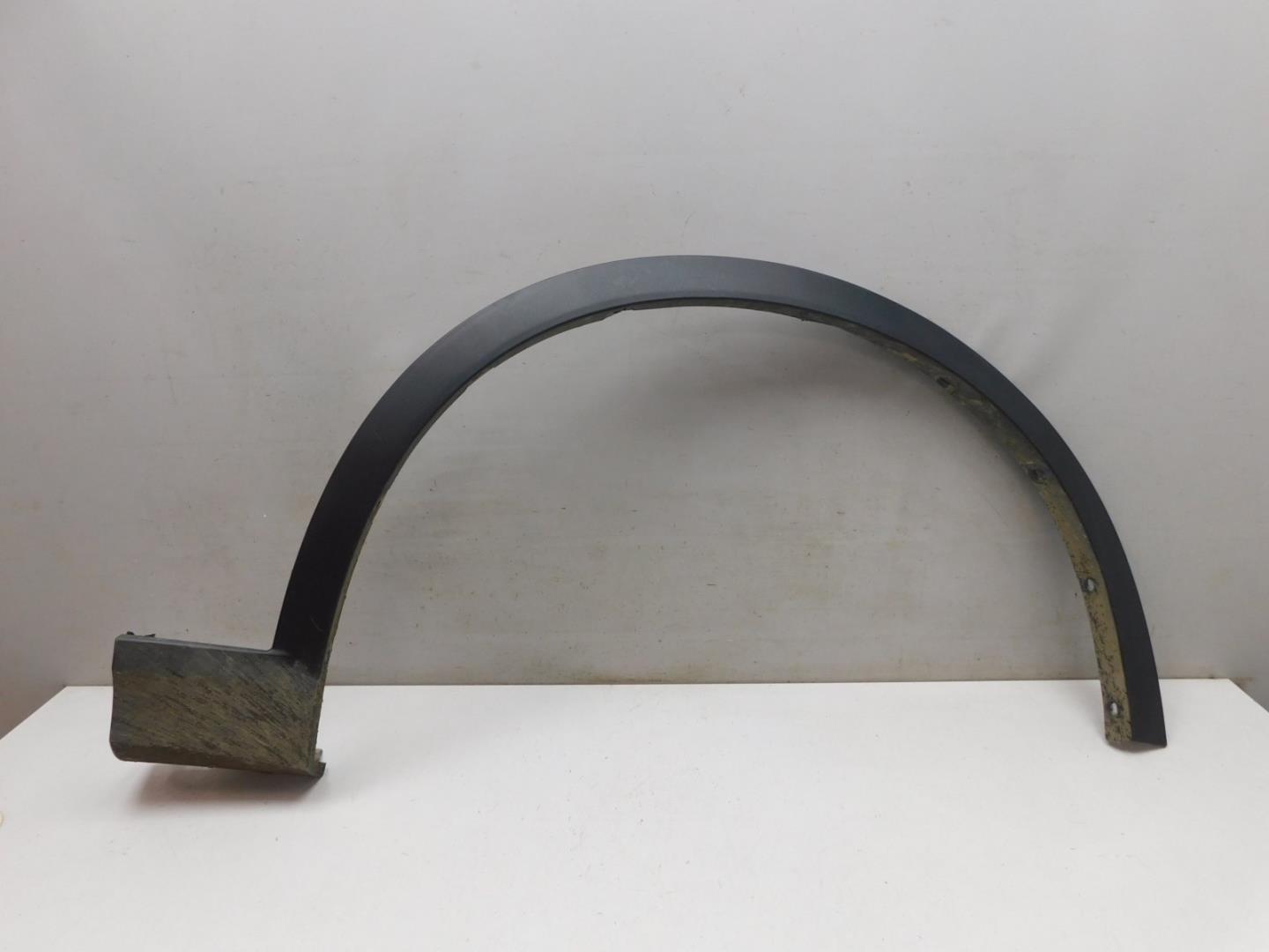 Накладка переднего крыла правого