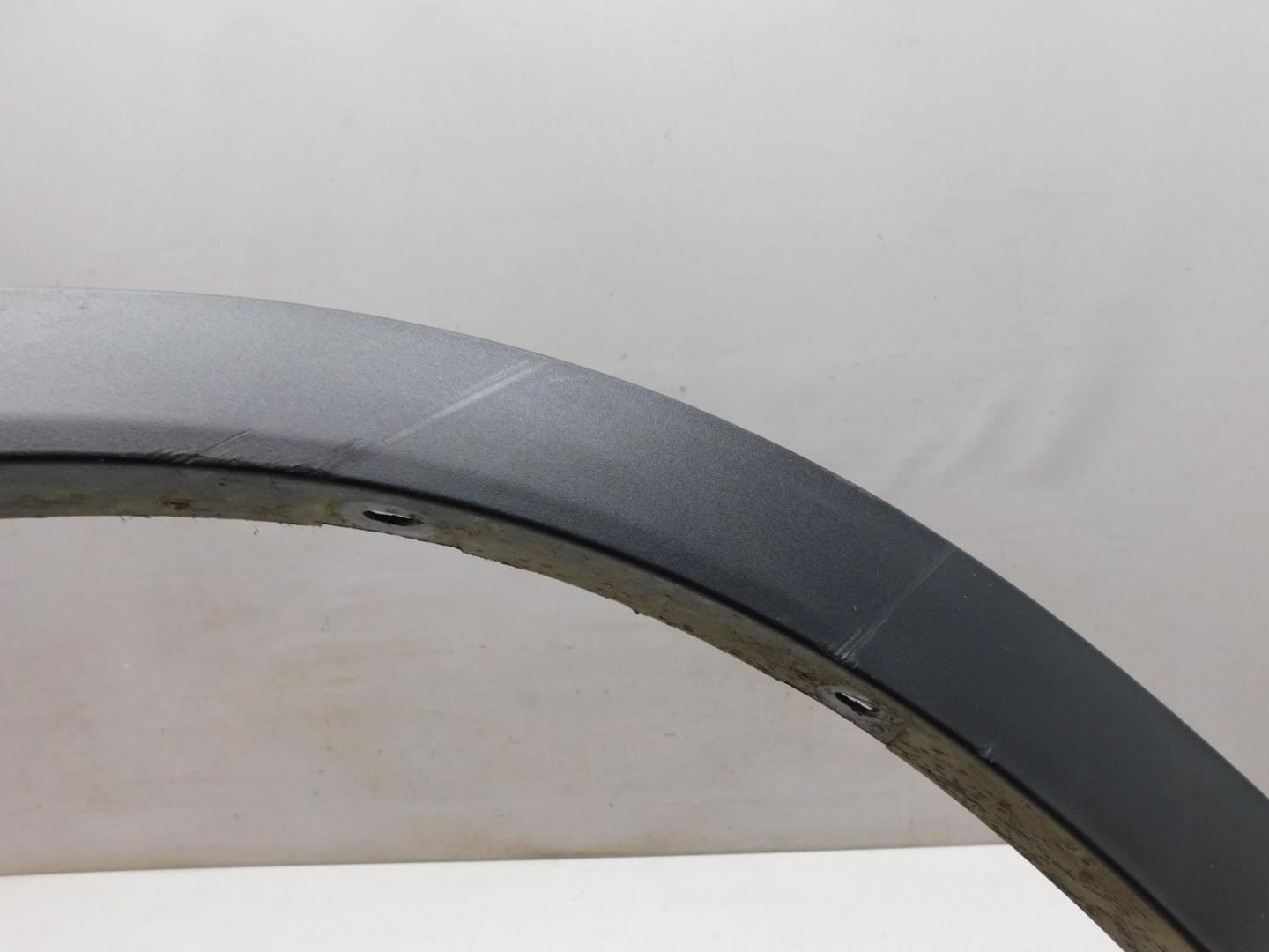 Накладка переднего крыла правого