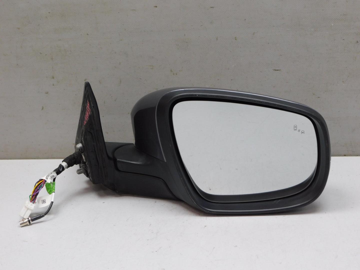 Зеркало правое электрическое