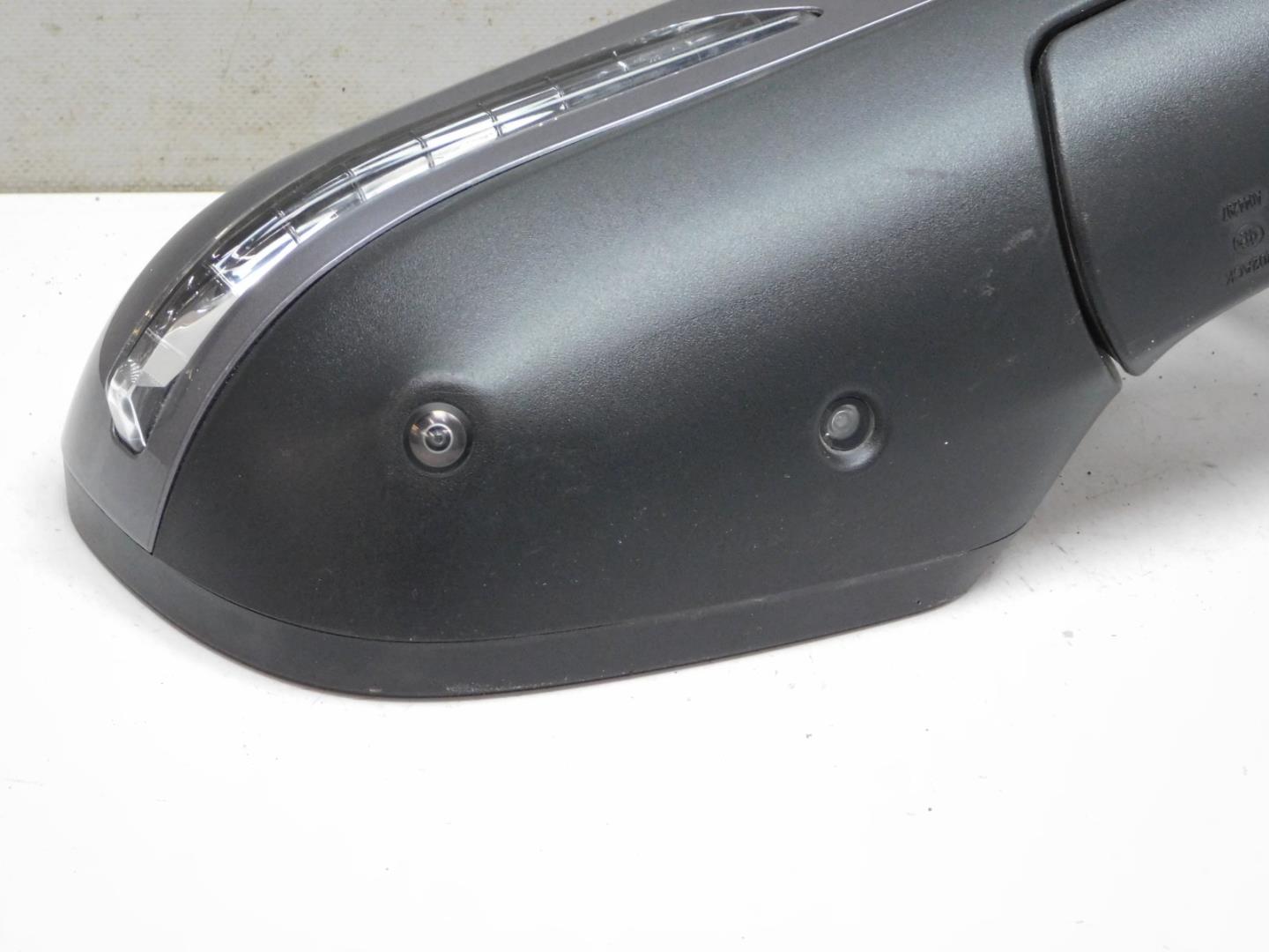 Зеркало правое электрическое