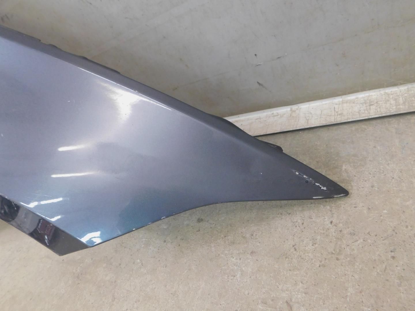 Крыло переднее правое