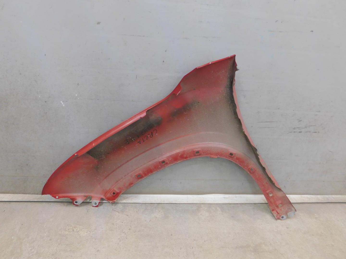 Крыло переднее правое