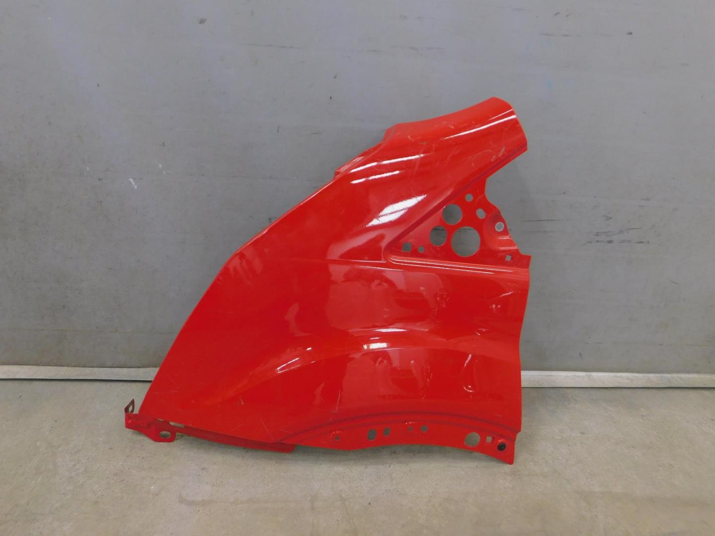 Крыло переднее левое