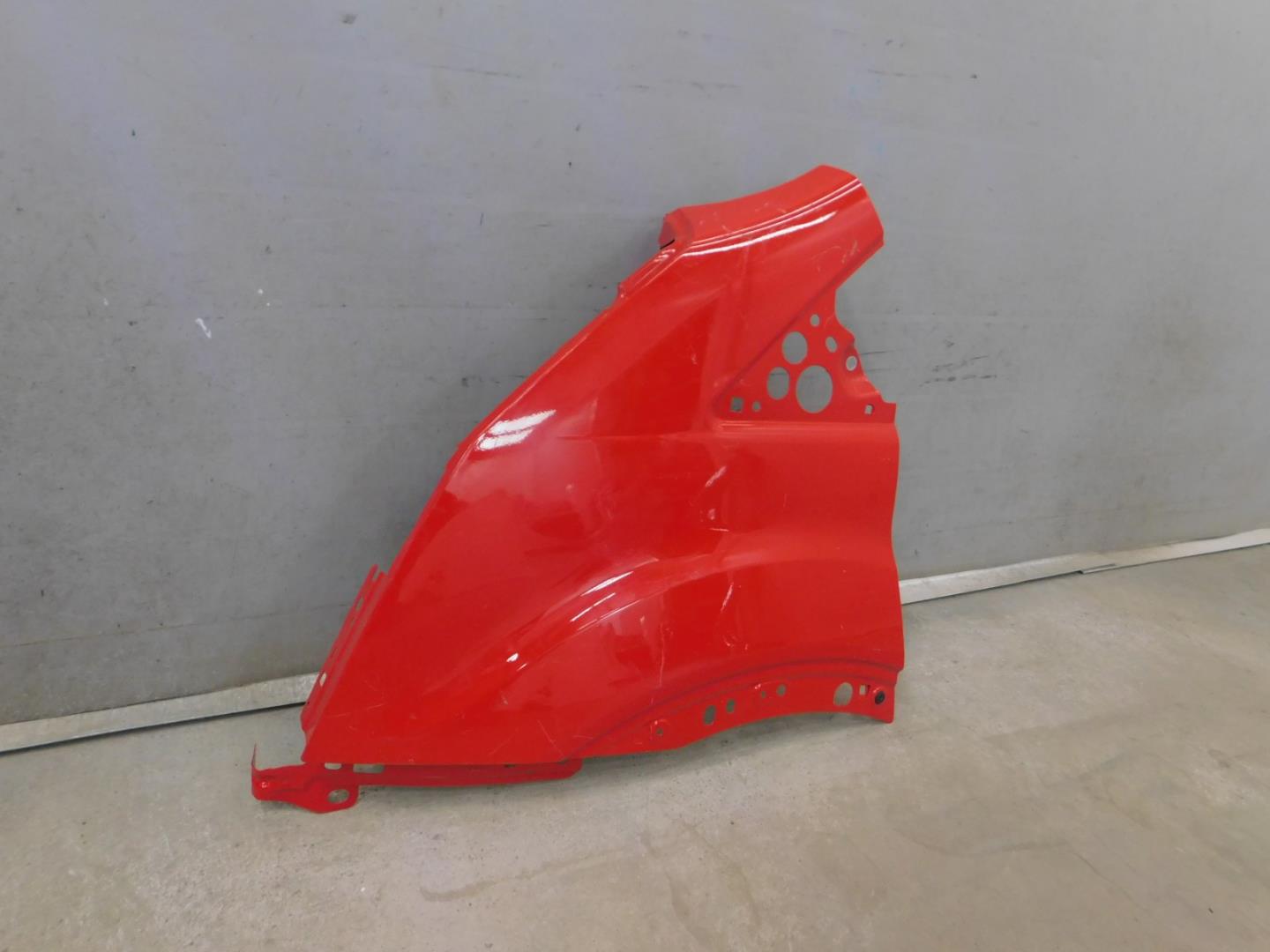 Крыло переднее левое