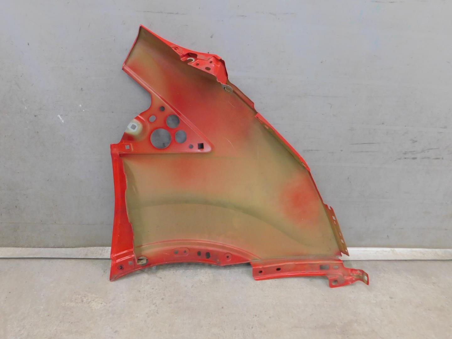 Крыло переднее левое