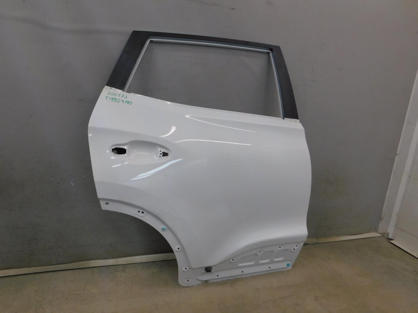 Дверь задняя правая