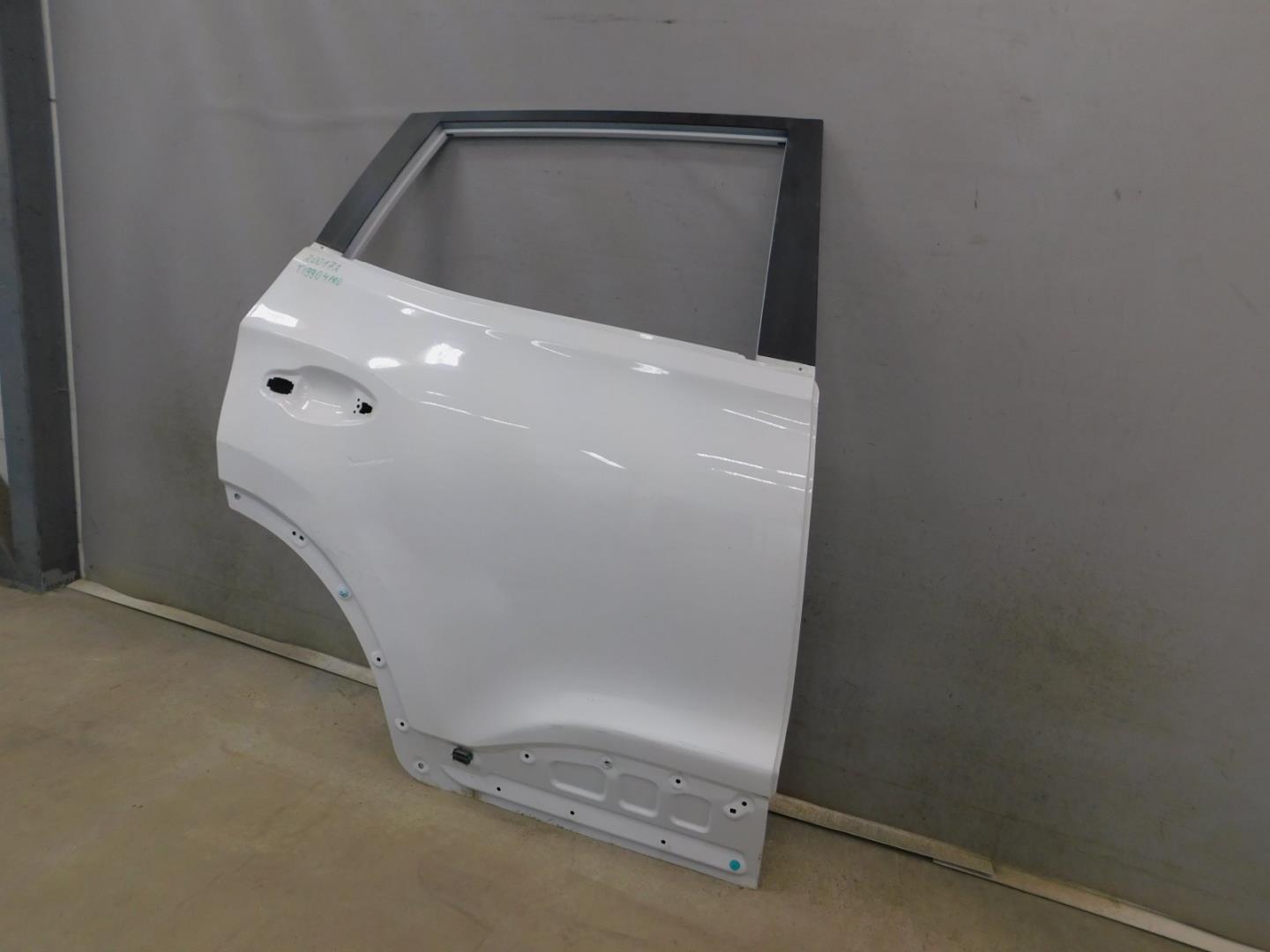 Дверь задняя правая