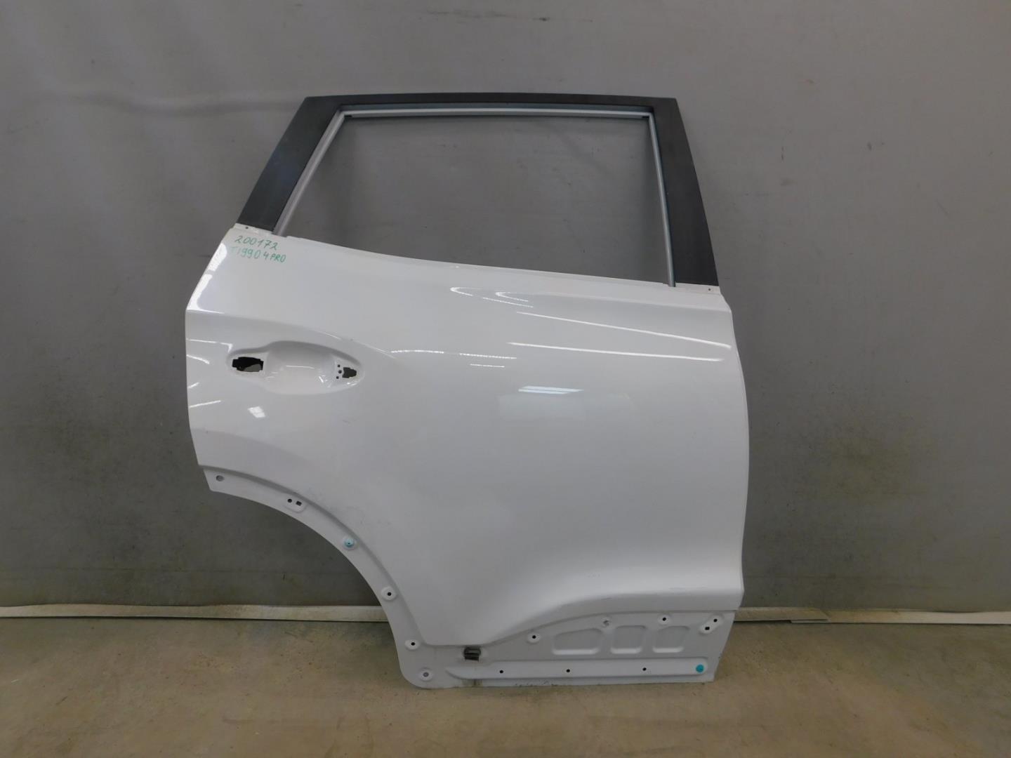 Дверь задняя правая