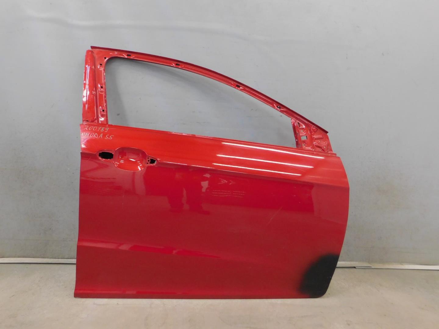 Дверь передняя правая