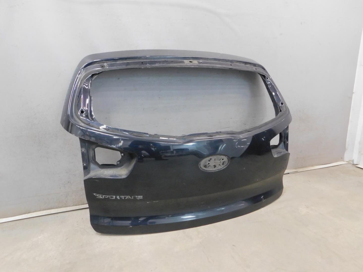 Дверь багажника