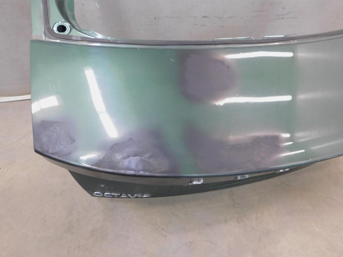 Дверь багажника