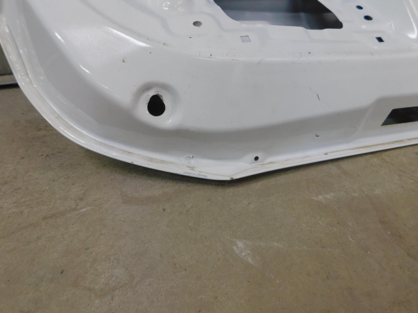 Дверь багажника