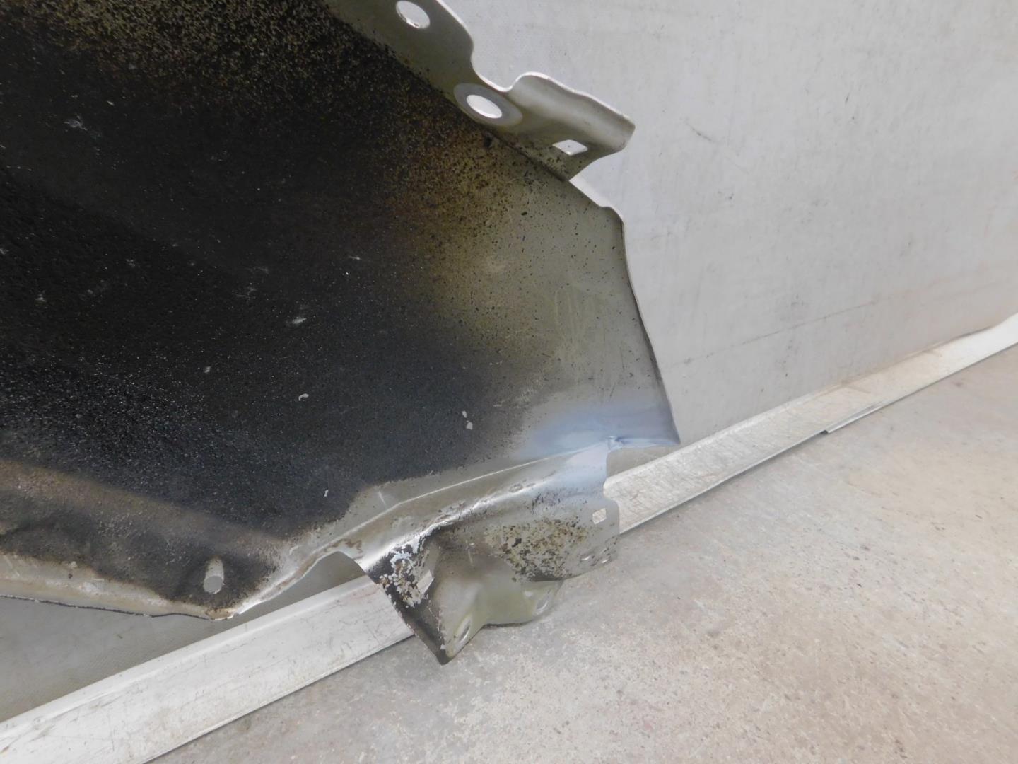 Крыло переднее левое