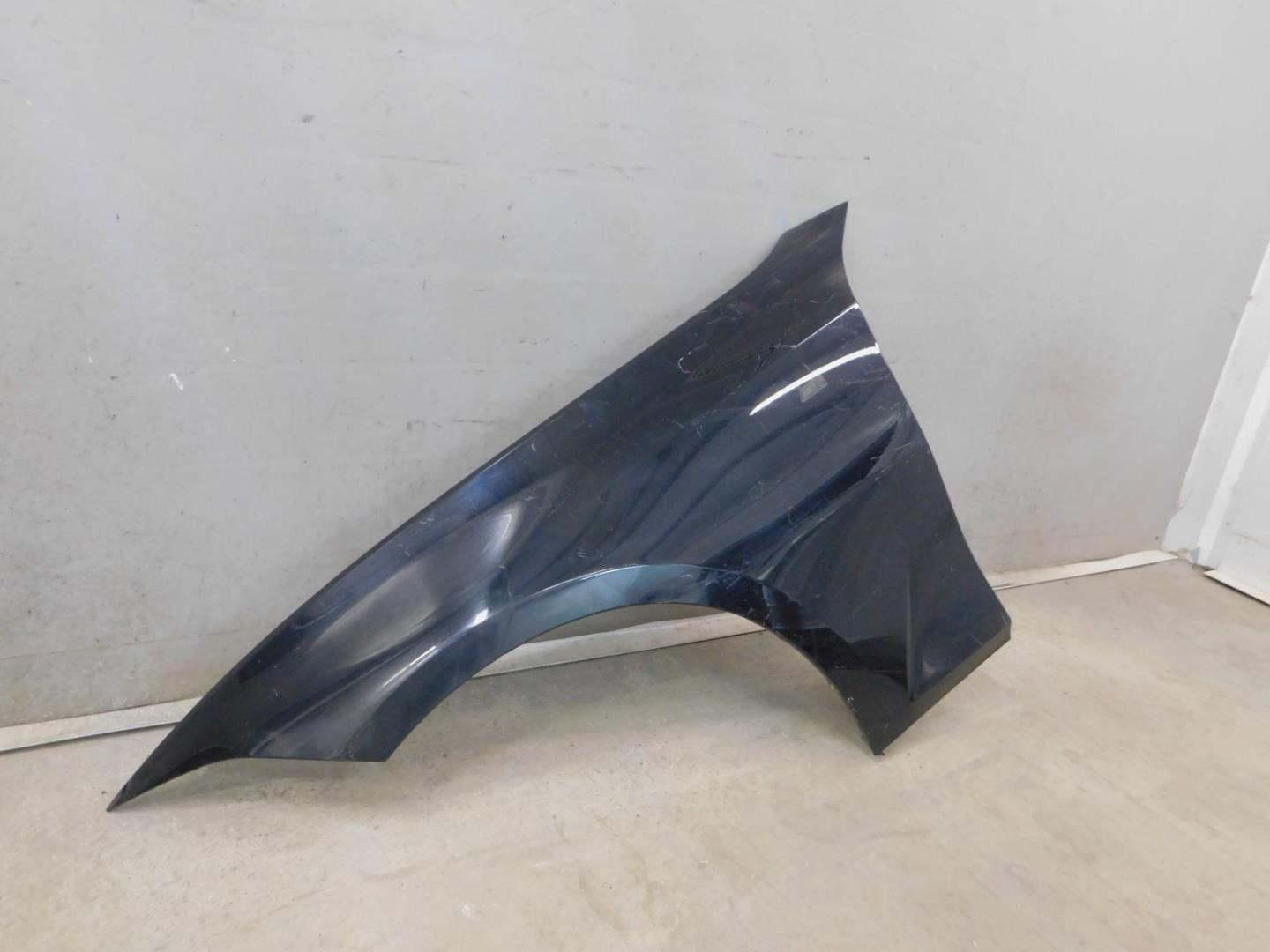 Крыло переднее левое