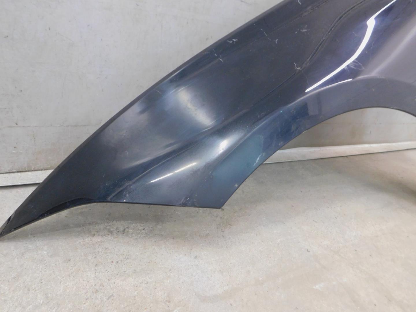 Крыло переднее левое