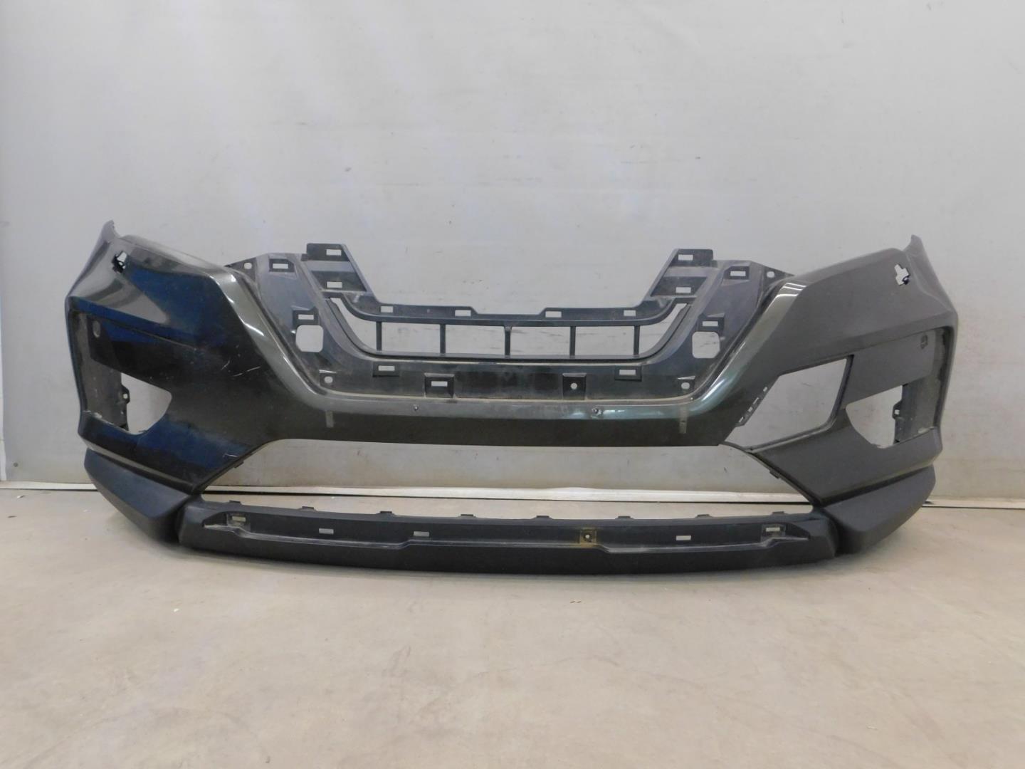 Бампер передний