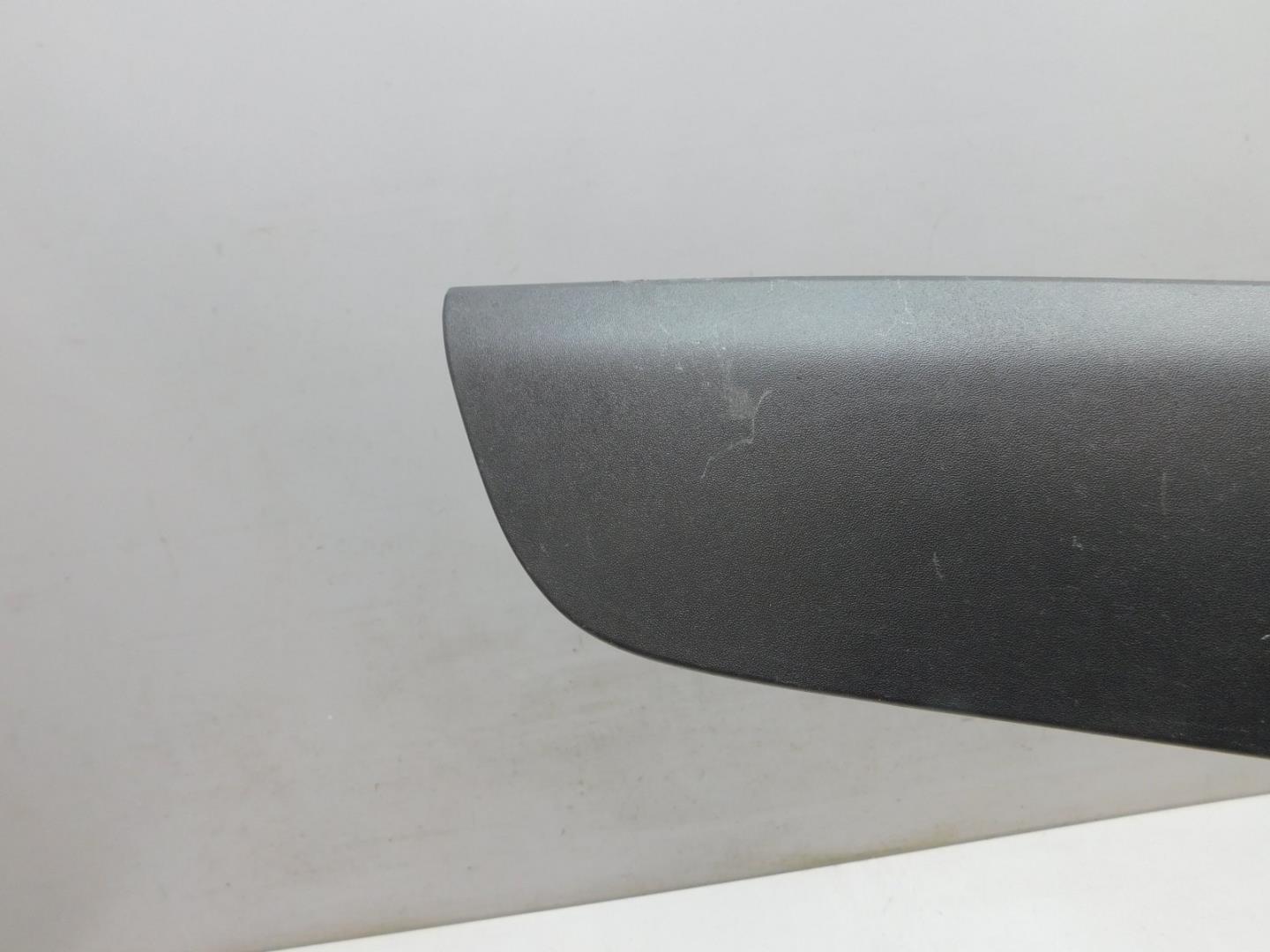 Накладка двери багажника