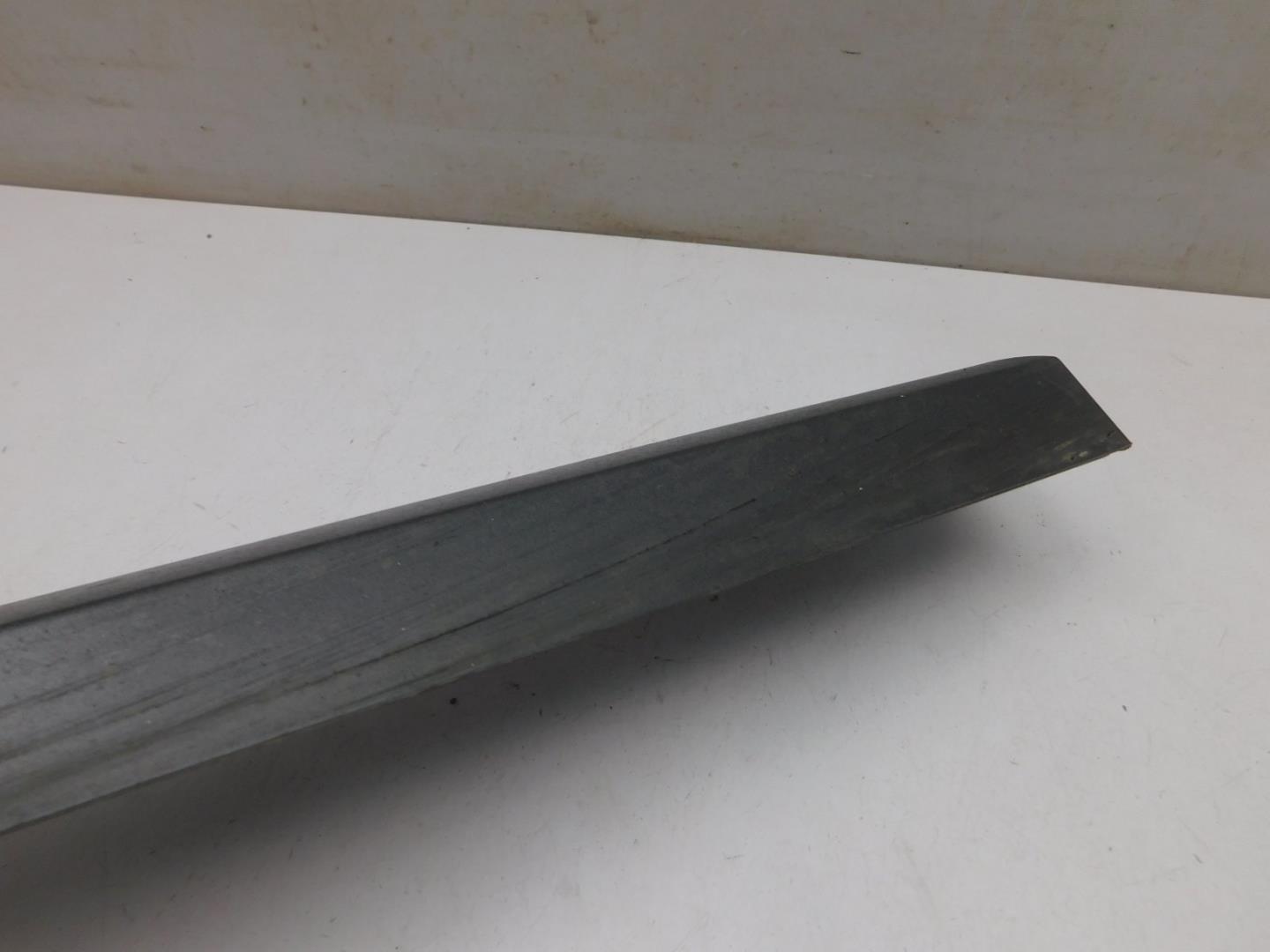 Накладка двери задней правой