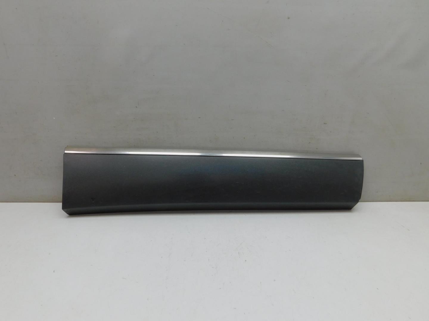 Накладка двери задней правой