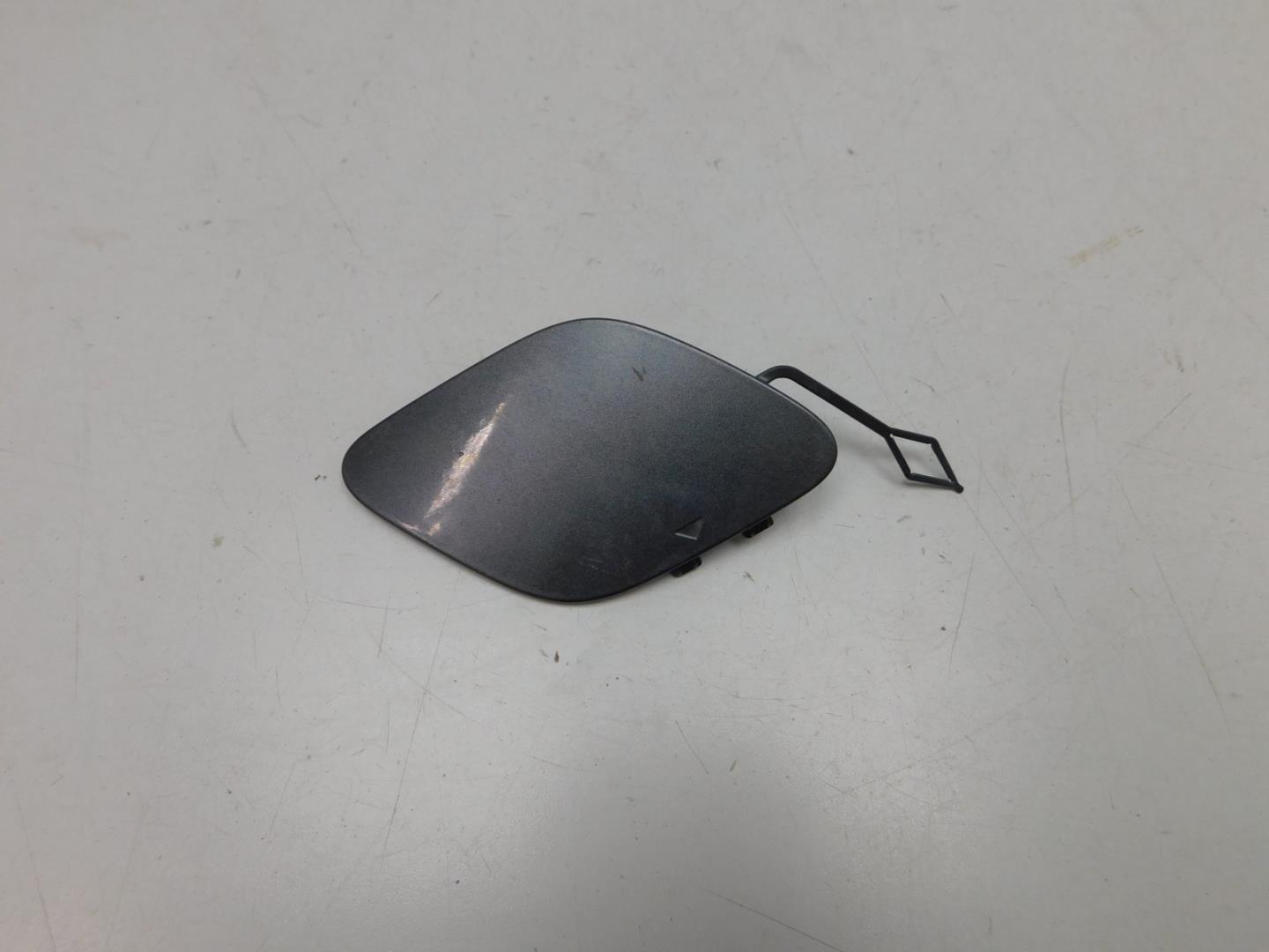 Заглушка буксировочного крюка