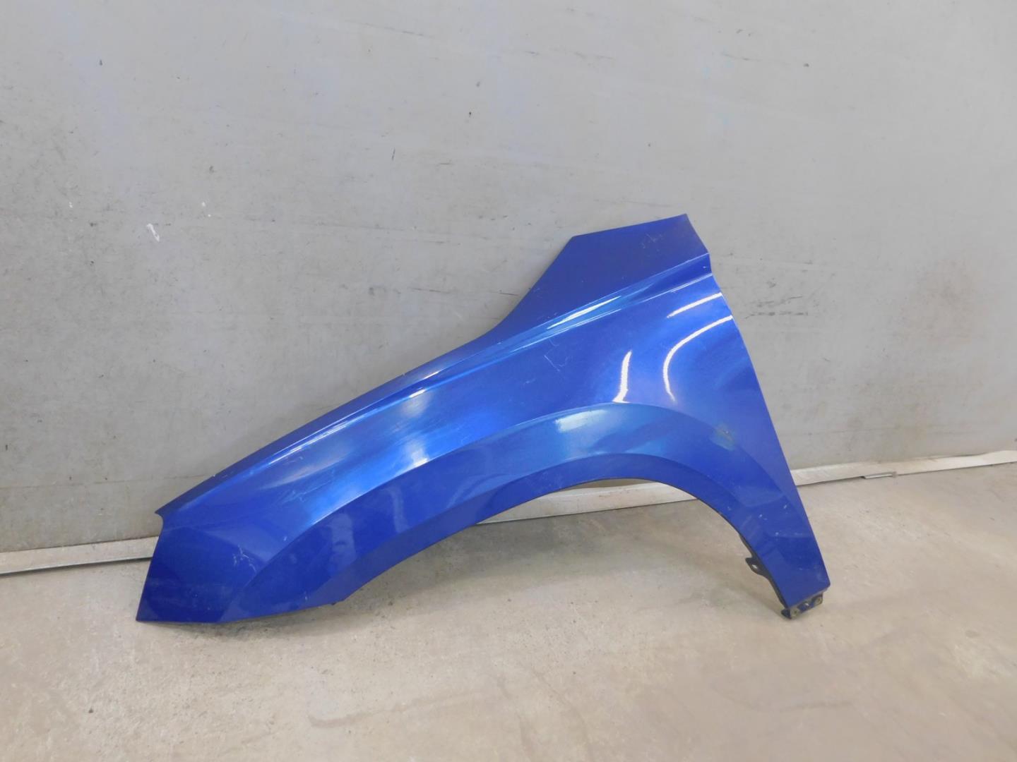 Крыло переднее левое