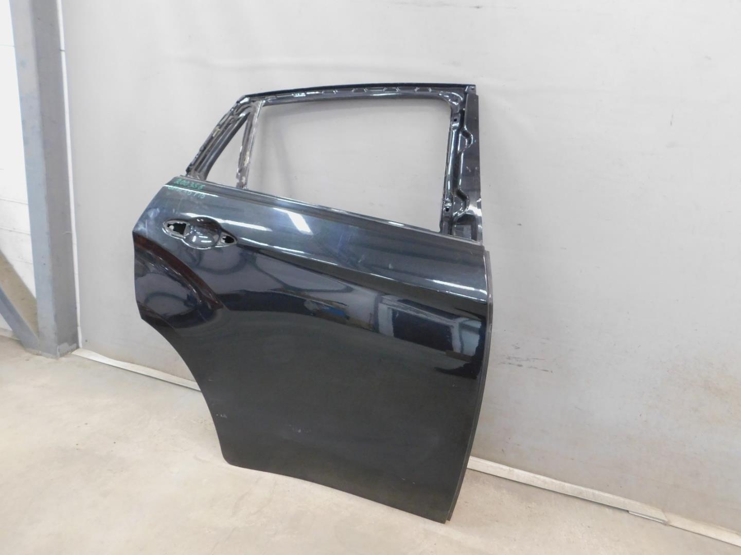 Дверь задняя правая