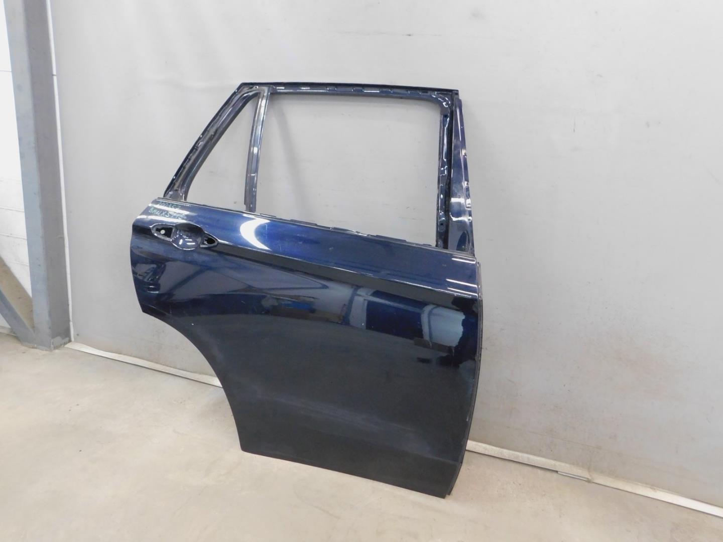 Дверь задняя правая