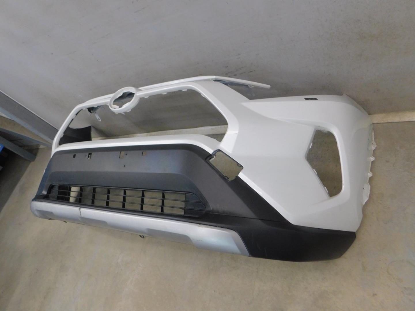 Бампер передний