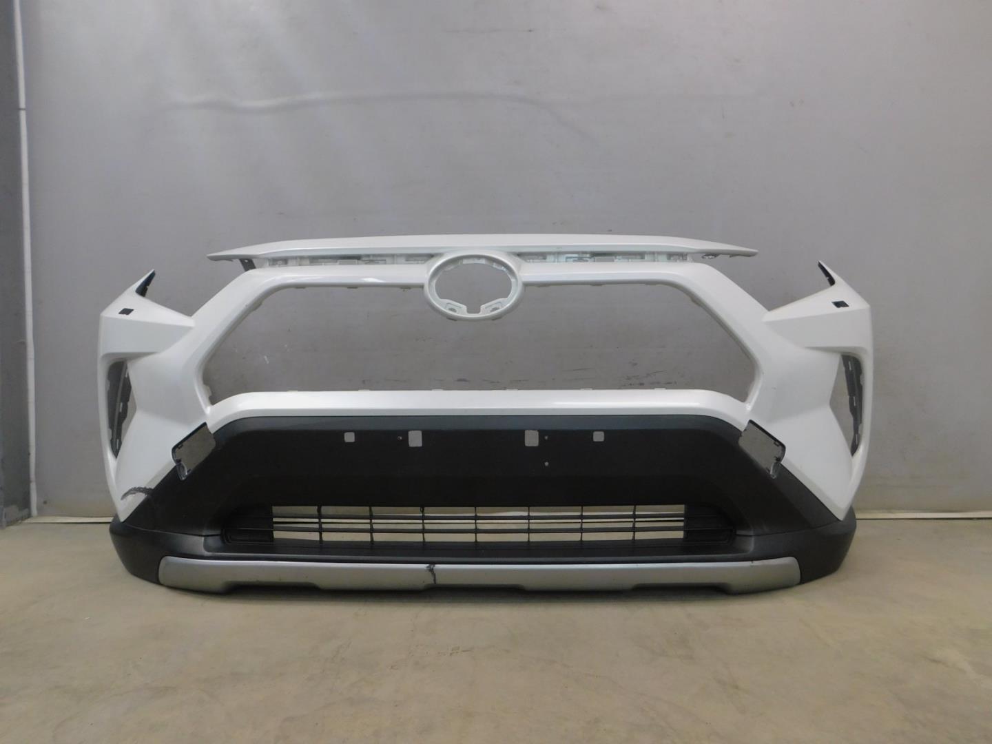 Бампер передний