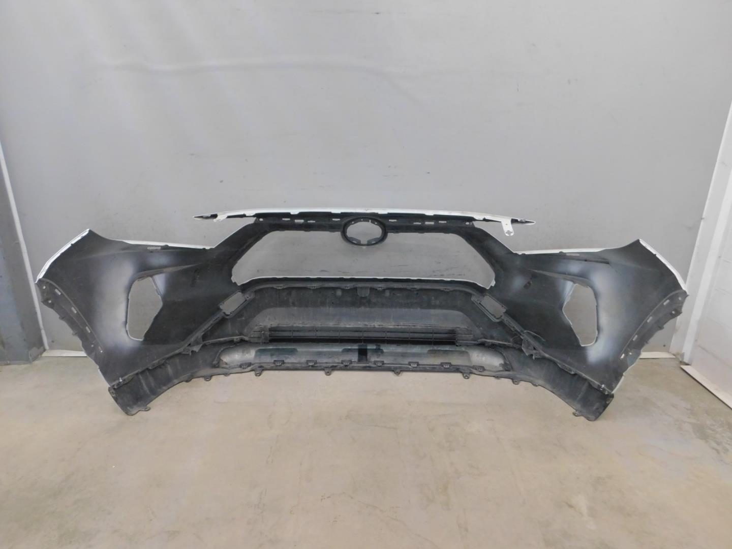 Бампер передний