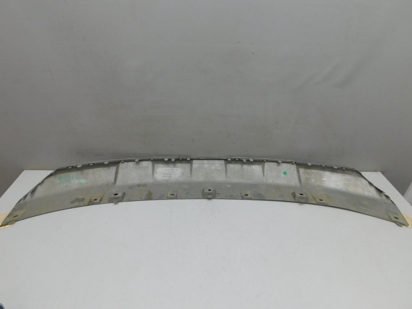 Накладка переднего бампера