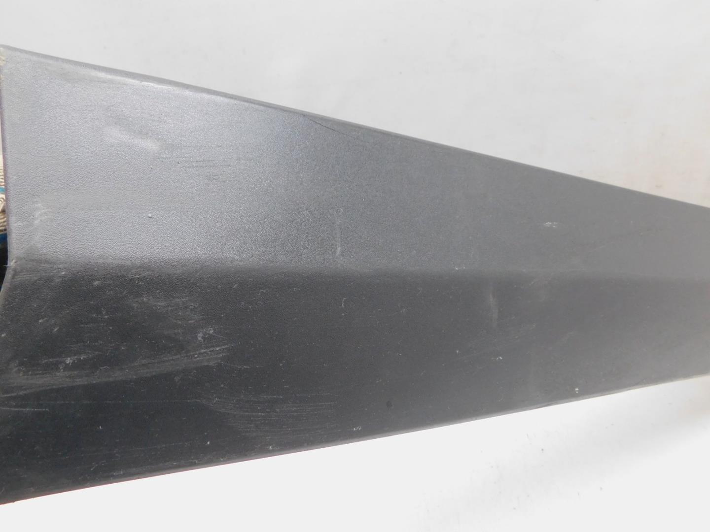 Накладка двери передней правой