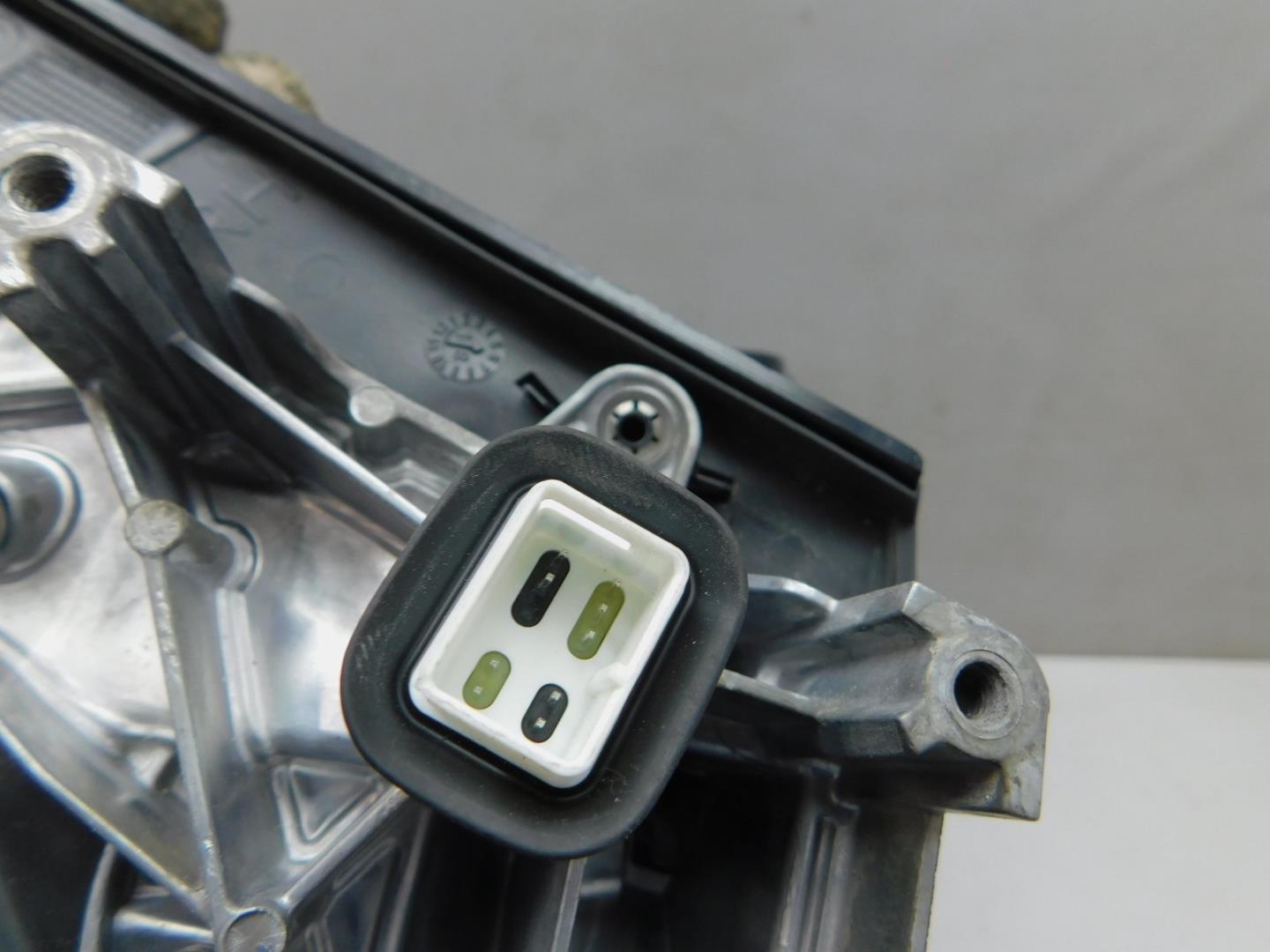 Зеркало правое электрическое