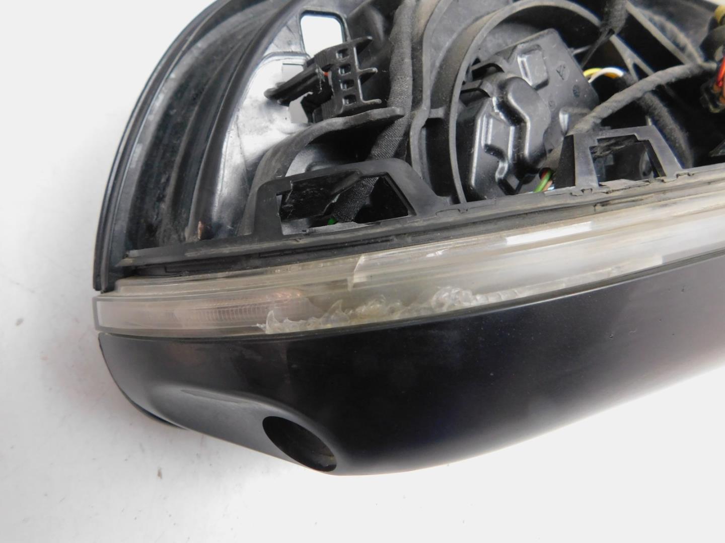 Зеркало правое электрическое