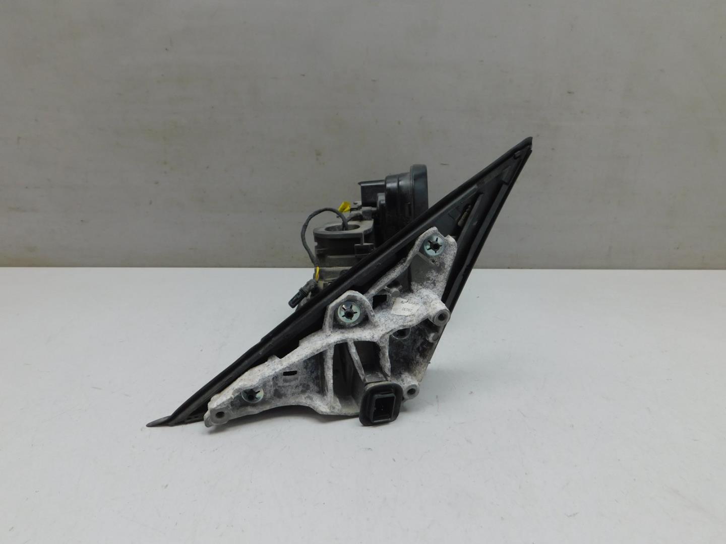 Зеркало правое электрическое