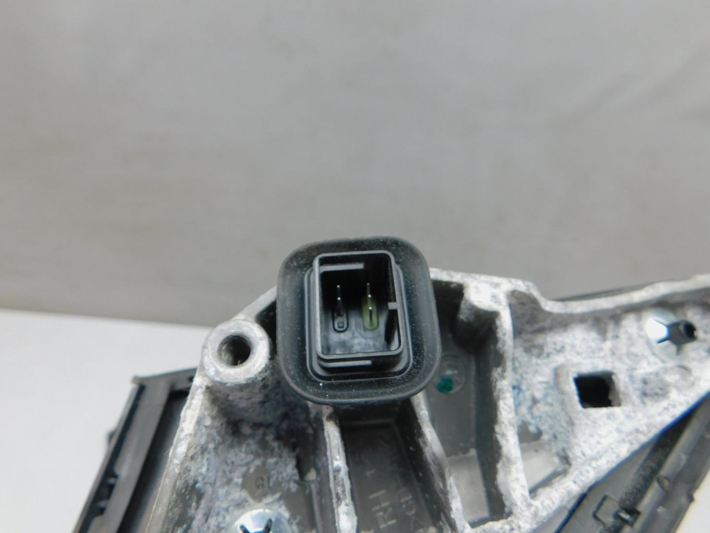 Зеркало правое электрическое