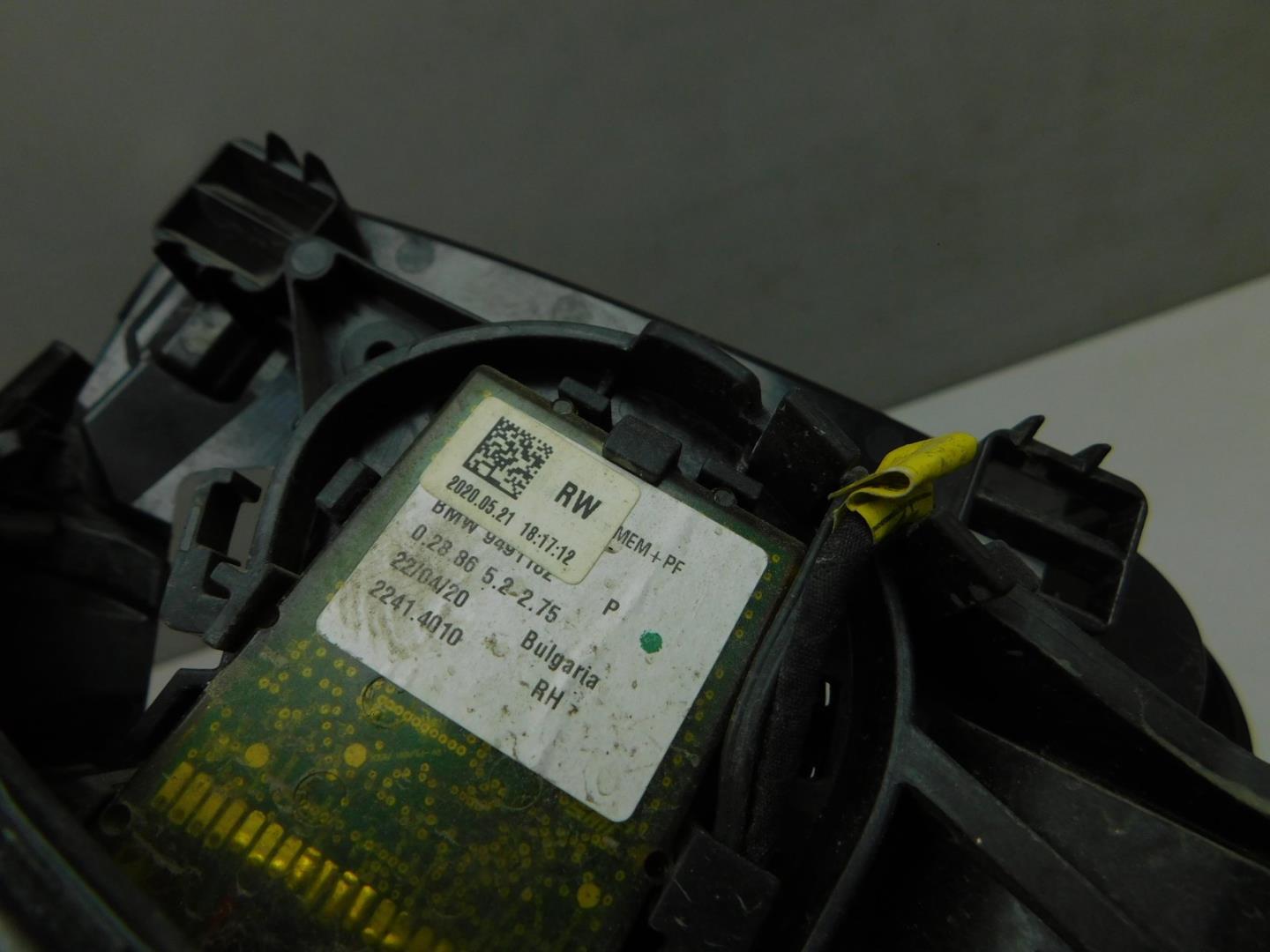 Зеркало правое электрическое