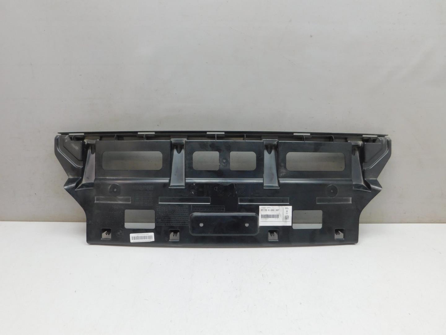 Кронштейн заднего бампера