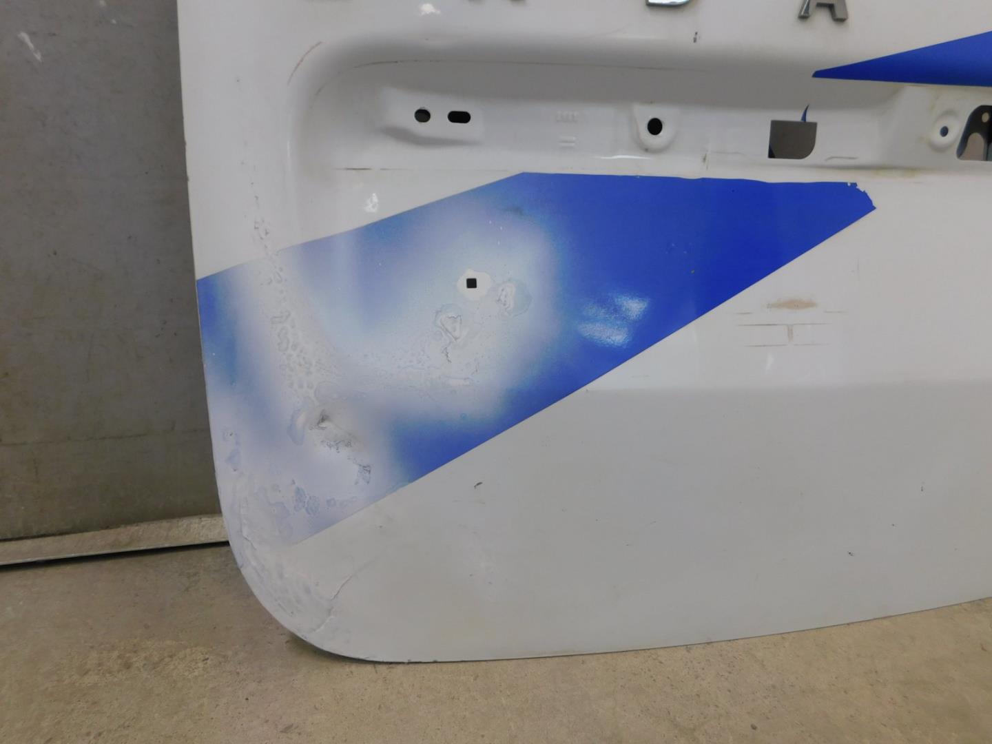 Дверь багажника