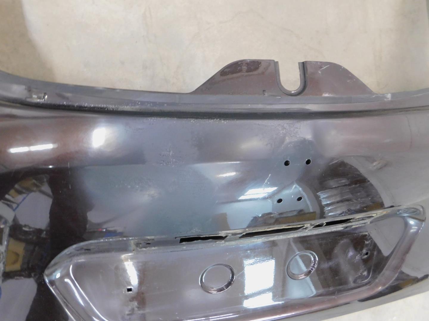 Дверь багажника