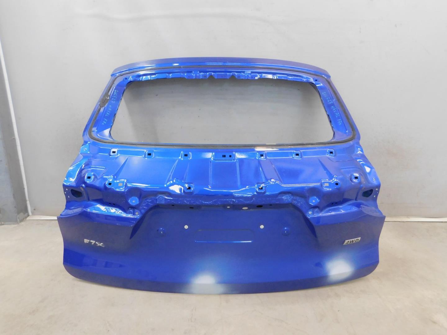 Дверь багажника