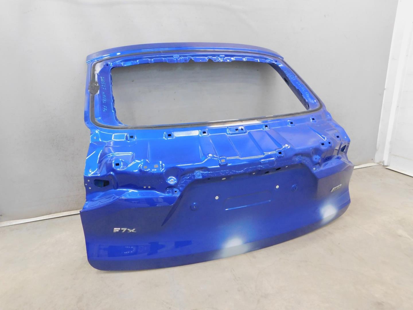 Дверь багажника