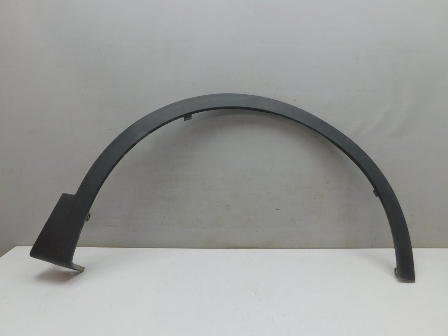 Накладка переднего крыла правого