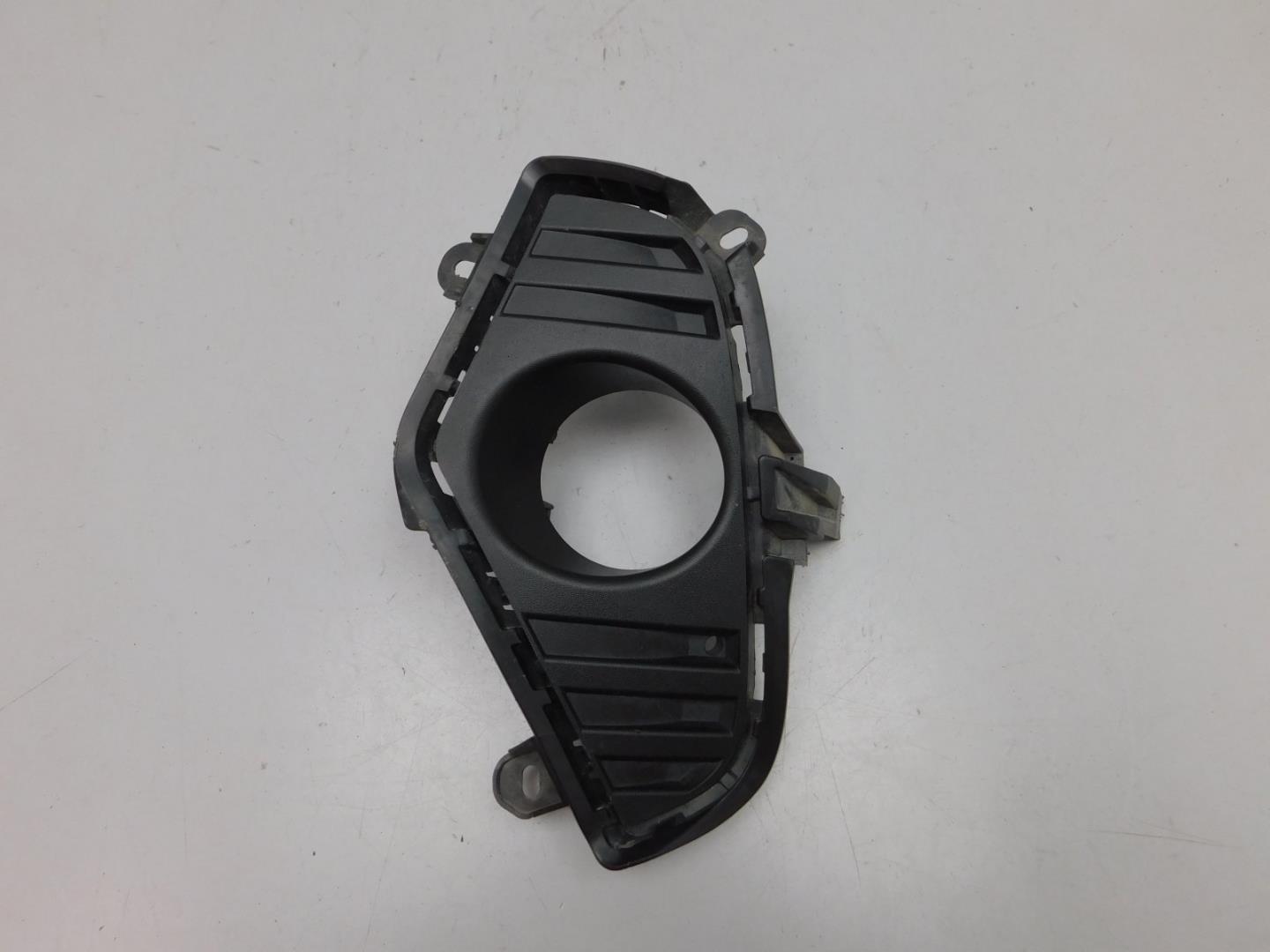 Решетка в бампер левая