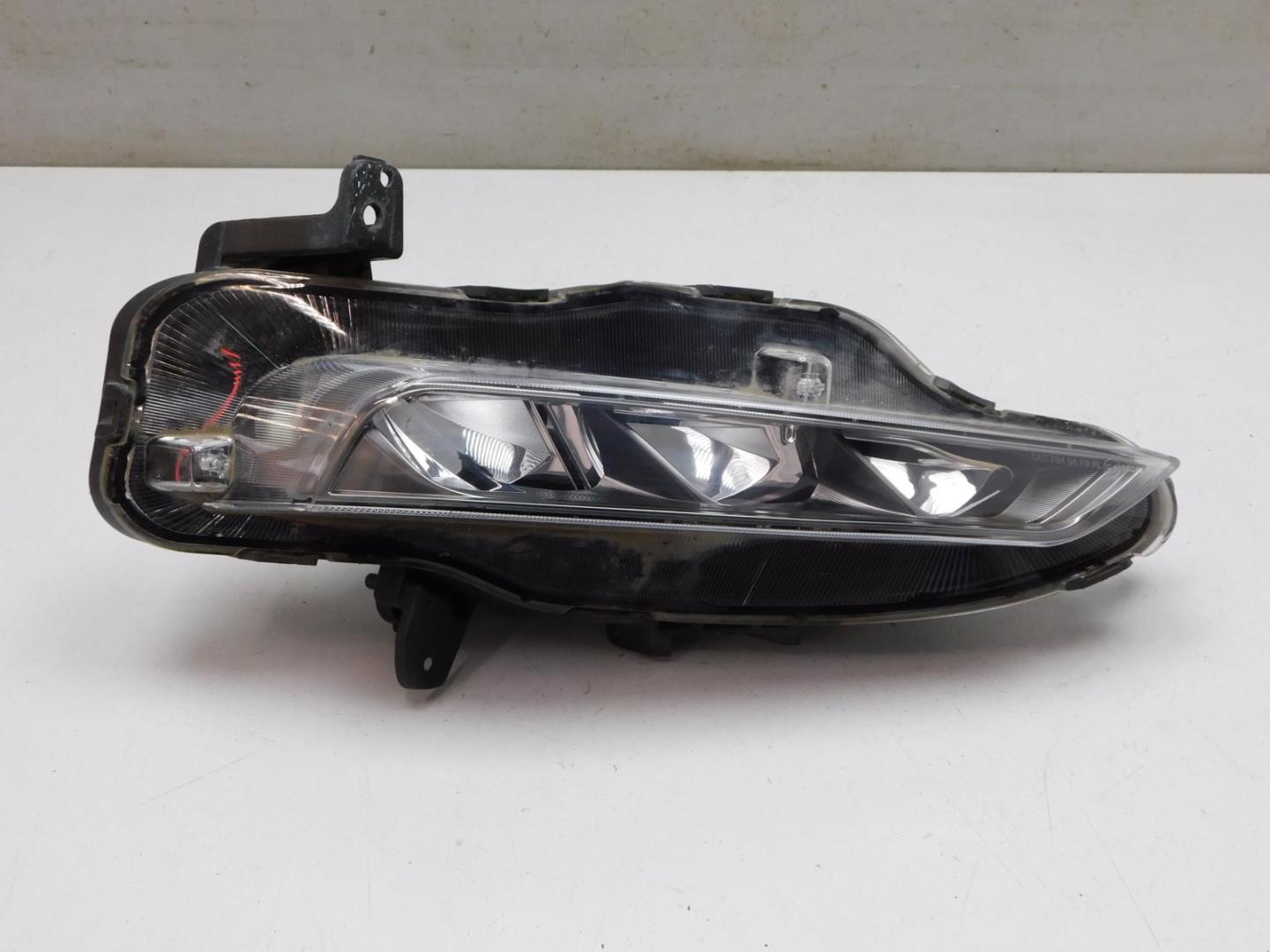 Фара противотуманная правая