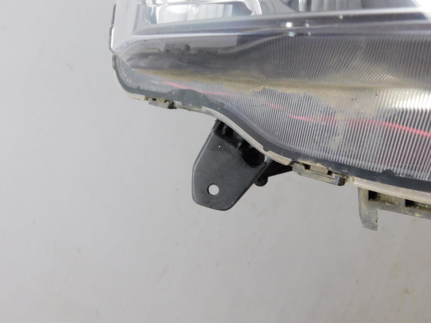 Фара противотуманная правая