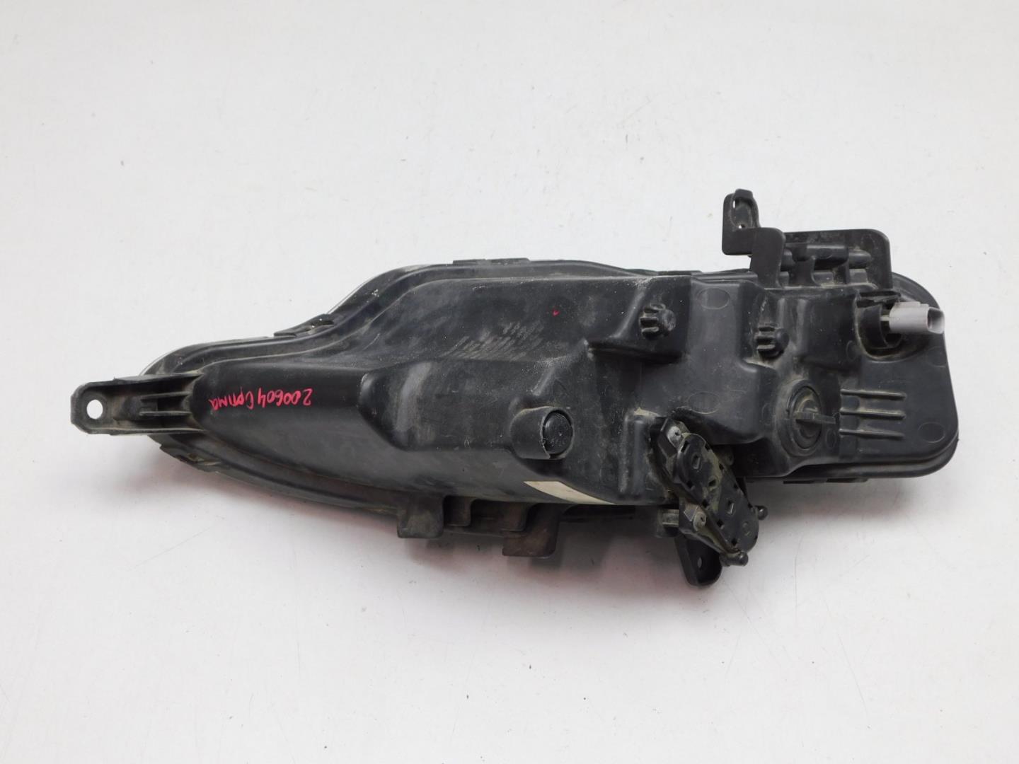 Фара противотуманная правая