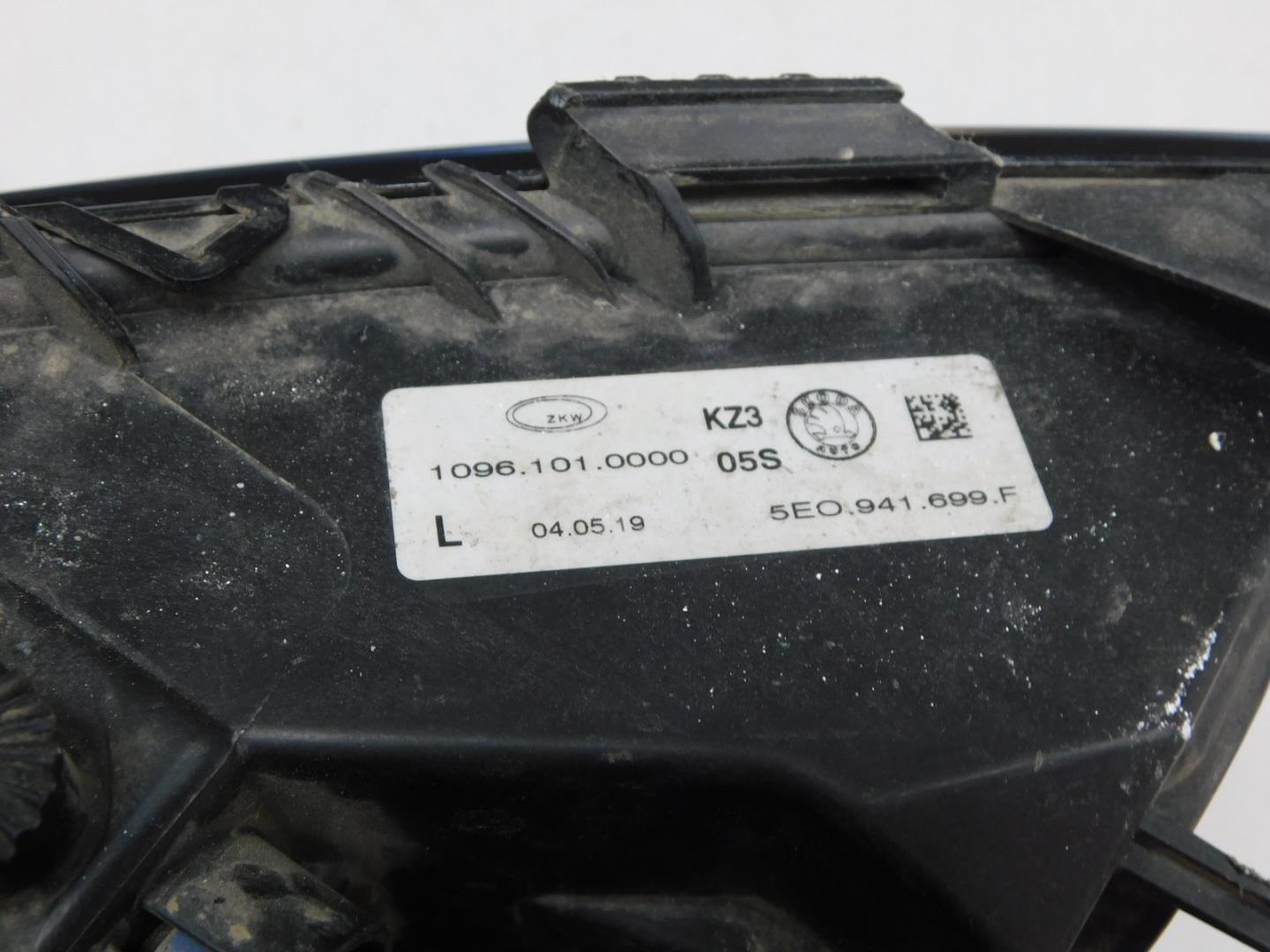 Фара противотуманная левая