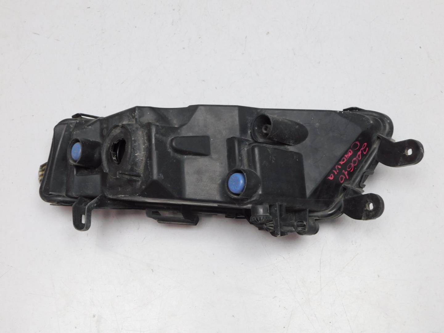 Фара противотуманная левая